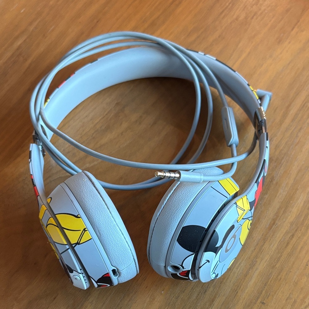 Beat Grey Headphones with mickey!!